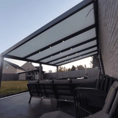 Auvents en aluminium traité avec toiture moderne